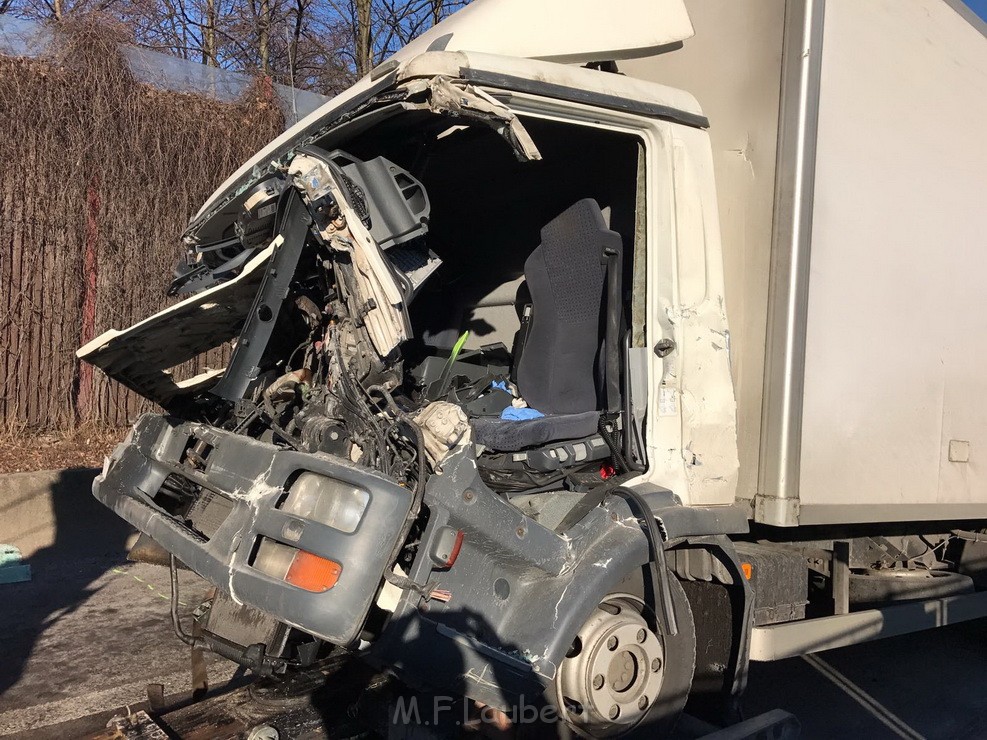 VU LKW A 1 Rich Saarbruecken kurz vorm AK Leverkusen TA P07.jpg